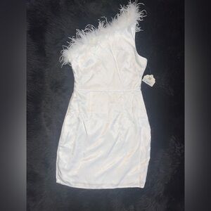 Elegant White Feather-Trimmed Dress